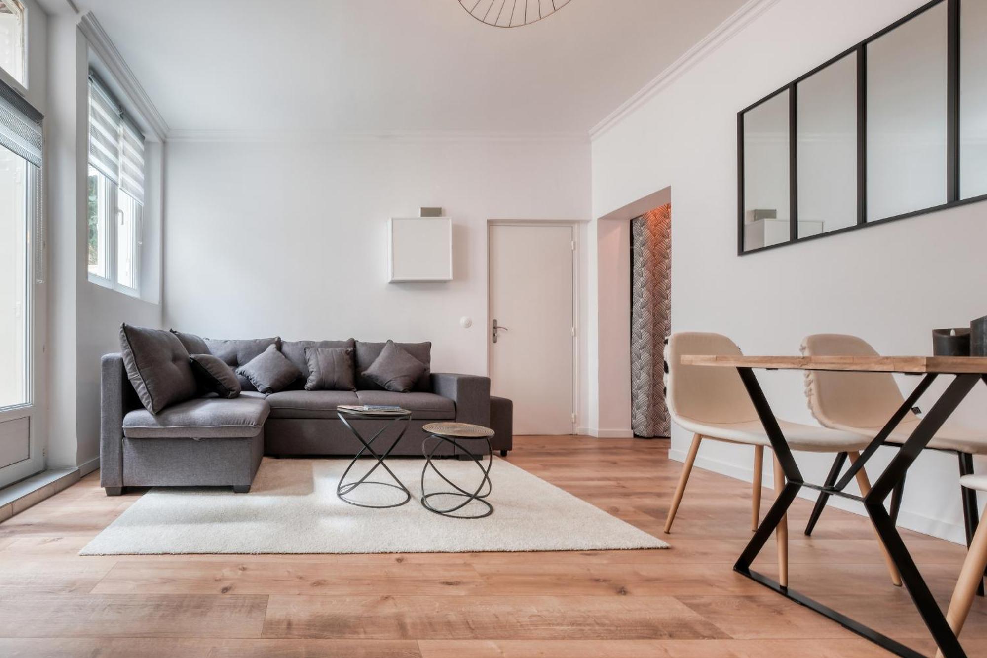 Ferienwohnung Superbe 2 Pieces Avec Jacuzzi Privatif Face Gare Proche Cathedrale Chartres Exterior foto
